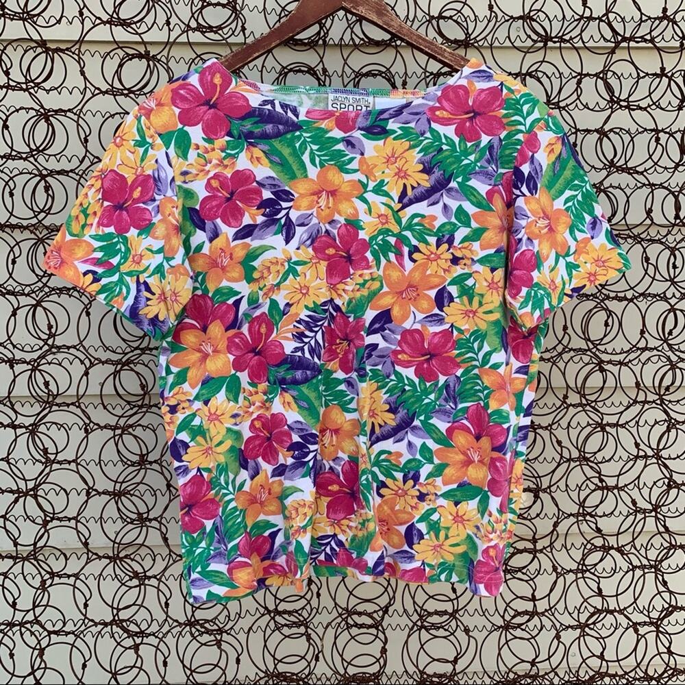 Vintage 90s Jaclyn Smith all over floral T-shirt MEDIUM